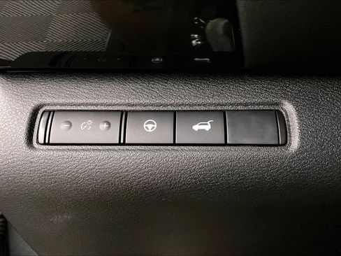 Used 2025 Nissan Pathfinder SV FWD image 37