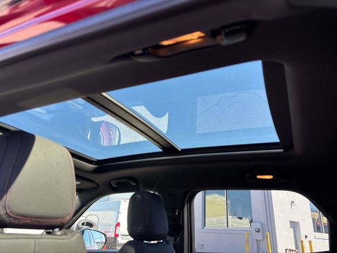 Used 2022 Chevrolet TrailBlazer RS w/ Sun and Liftgate Package image 9