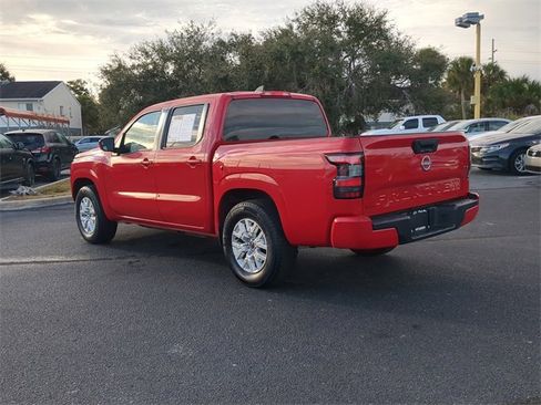 Used 2023 Nissan Frontier SV image 4