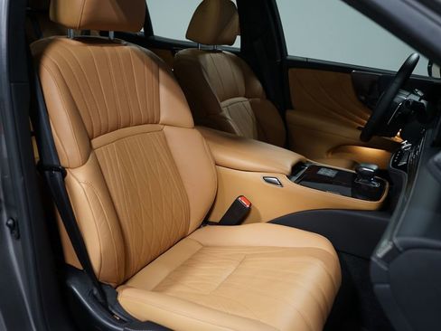 Used 2024 Lexus LS 500 w/ Interior Upgrade Package RWD image 30