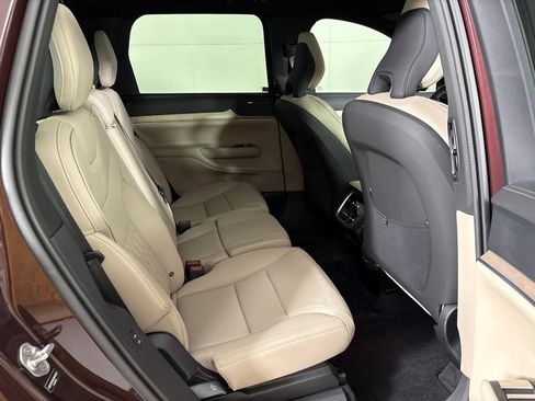 Used 2025 Volvo EX90 Plus AWD/4WD image 21