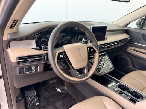 Used 2020 Lincoln Corsair FWD w/ Equipment Group 101A image 4