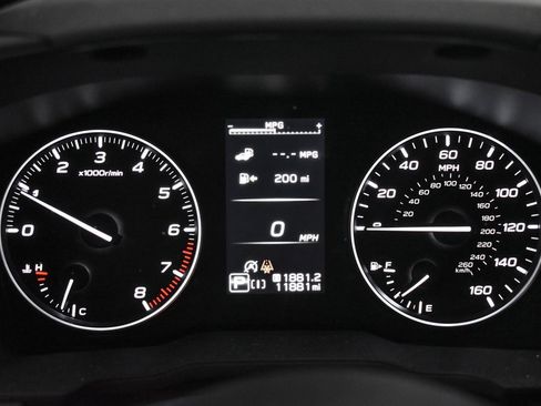 Used 2024 Subaru Crosstrek 2.0i Premium image 13