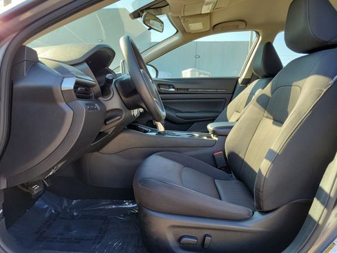 Certified 2024 Nissan Altima 2.5 SV FWD image 14