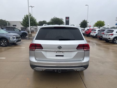 Used 2019 Volkswagen Atlas SEL image 4