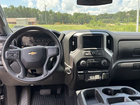 Used 2022 Chevrolet Silverado 1500 Custom RWD image 8