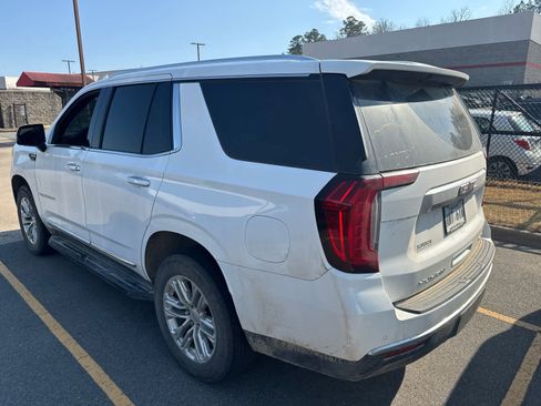 Used 2021 GMC Yukon SLT w/ SLT Luxury Package image 3