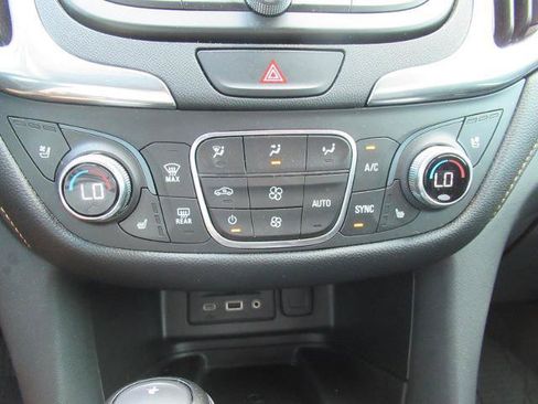Used 2020 Chevrolet Equinox Premier AWD/4WD image 28