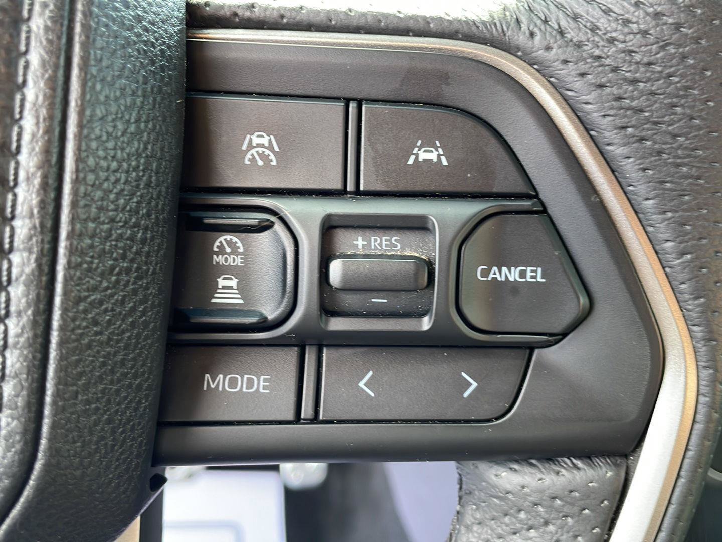 Used 2025 Toyota Tacoma TRD Sport AWD/4WD image 16