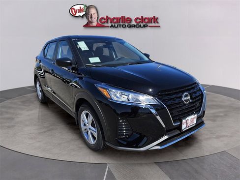 New 2025 Nissan Kicks Play S image 8