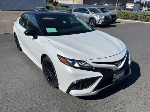 Used 2021 Toyota Camry XSE w/ Navigation Package FWD image 3