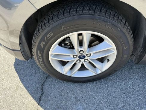 Used 2017 Ford Edge SEL image 8