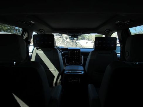 Used 2025 GMC Yukon XL Elevation w/ Elevation Premium Package image 31