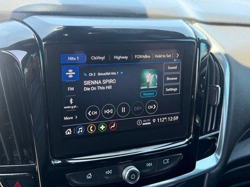 Used 2022 Chevrolet Traverse LT FWD image 25