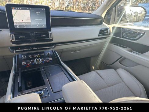 Used 2019 Lincoln Navigator Reserve image 21