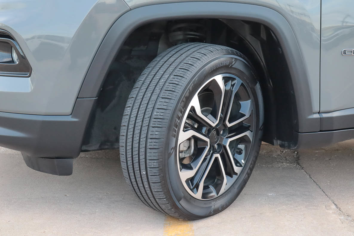 Used 2024 Jeep Compass Limited AWD/4WD image 17