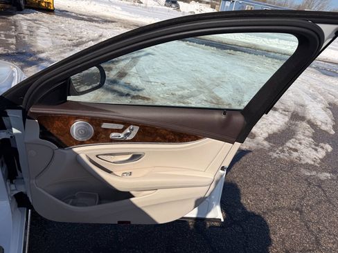 Used 2020 Mercedes-Benz E 350 4MATIC Sedan image 17