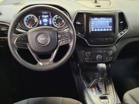Used 2021 Jeep Cherokee Latitude FWD image 22