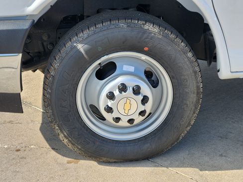 New 2025 Chevrolet Express 3500 w/ Power Convenience Package image 8