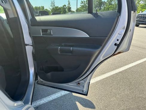 Used 2013 Lincoln MKX FWD image 22