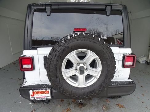 Used 2020 Jeep Wrangler Unlimited Sport S image 17