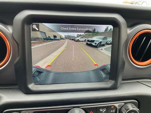 Used 2021 Jeep Gladiator Mojave AWD/4WD image 19
