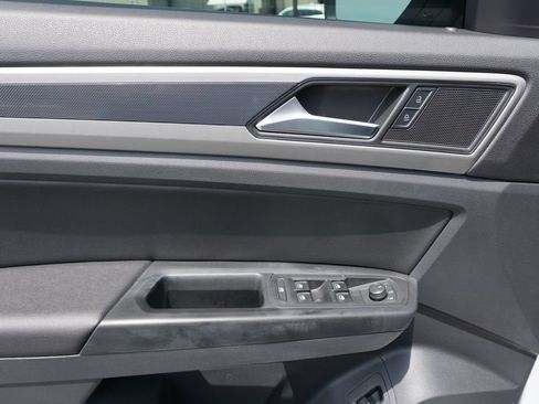 Used 2021 Volkswagen Atlas SE w/ Panoramic Sunroof Package FWD image 10