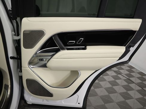 Used 2024 Land Rover Range Rover Autobiography image 28
