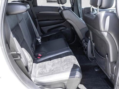 Used 2018 Jeep Grand Cherokee Altitude AWD/4WD image 20