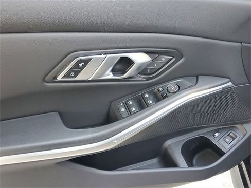 Used 2022 BMW 330e w/ M Sport Package image 18