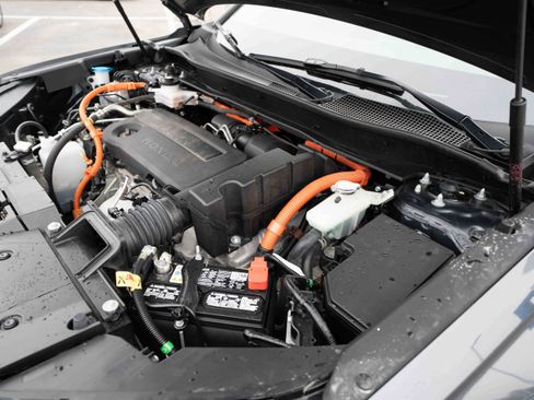 Certified 2025 Honda CR-V Sport image 33