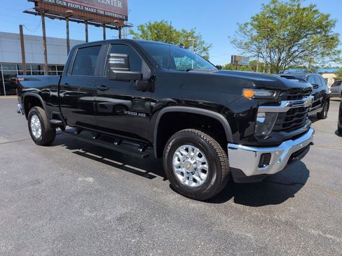 Used 2026 Chevrolet Silverado 3500 LT w/ All Star Edition AWD/4WD image 7