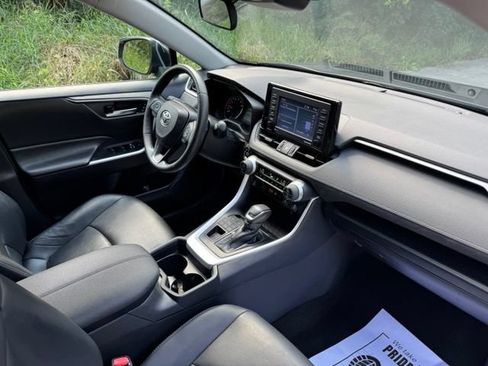 Used 2021 Toyota RAV4 XLE Premium AWD/4WD image 19