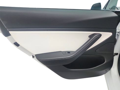 Used 2018 Tesla Model 3 Long Range image 22