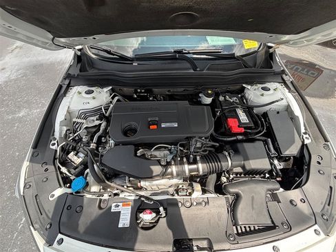 Used 2019 Honda Accord Touring image 10