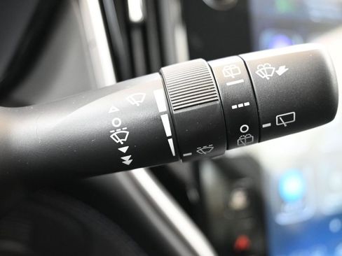 Used 2025 Subaru Outback Premium image 29