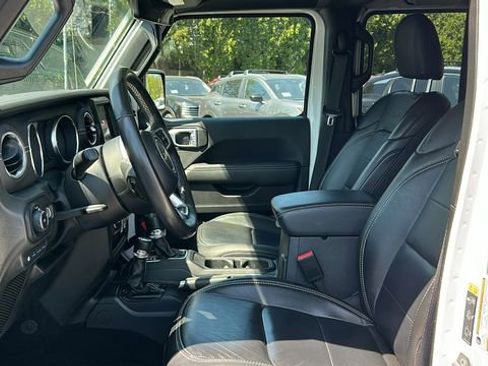 Used 2023 Jeep Wrangler Unlimited Sahara w/ Cold Weather Group AWD/4WD image 10