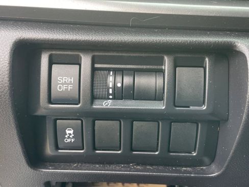 Used 2017 Subaru Impreza 2.0i Limited image 19