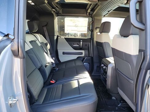 New 2026 GMC Hummer EV SUV image 50