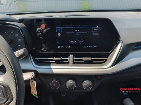 Used 2024 Chevrolet Trax LS w/ LS Convenience Package FWD image 26