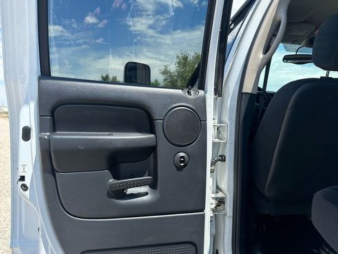 Used 2003 Dodge Ram 2500 Truck SLT image 29