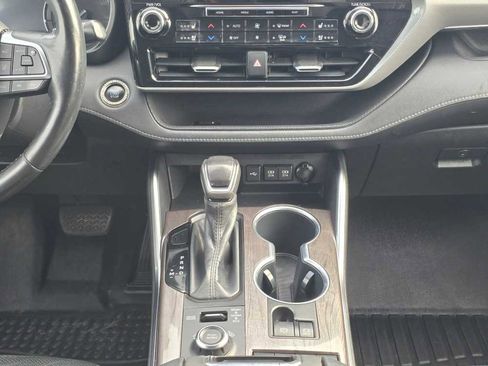 Used 2020 Toyota Highlander Platinum image 13