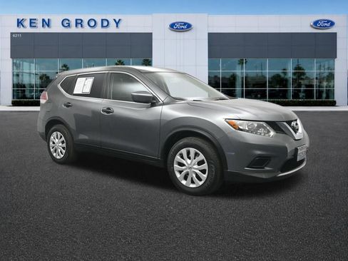 Used 2016 Nissan Rogue S FWD image 1