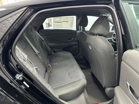 New 2026 Hyundai Elantra SE image 15