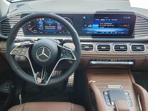 Used 2026 Mercedes-Benz GLE 450 4MATIC image 3