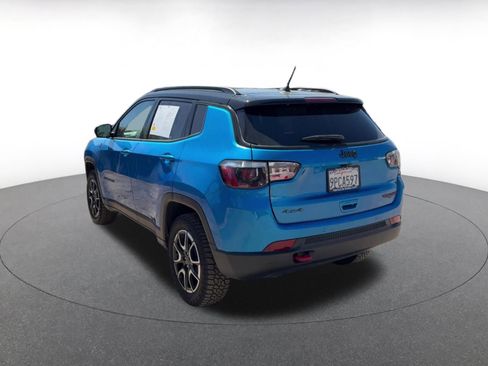 Used 2025 Jeep Compass Trailhawk image 11