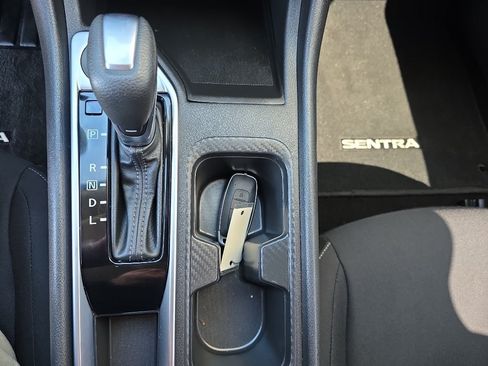 Used 2024 Nissan Sentra SV FWD image 27