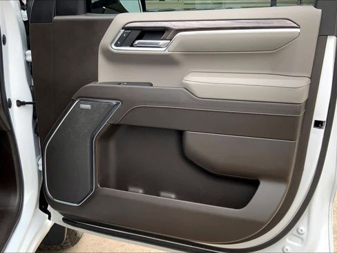 Certified 2023 Chevrolet Silverado 1500 LTZ w/ Z71 Off-Road Package image 21