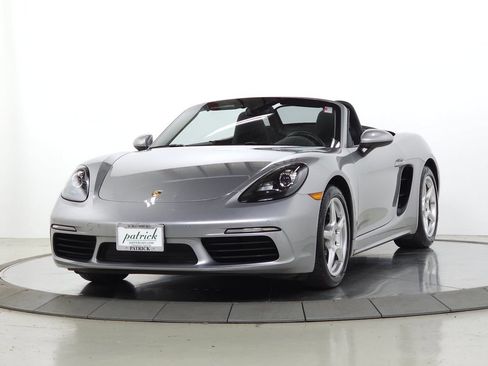 Used 2018 Porsche 718 Boxster RWD image 5