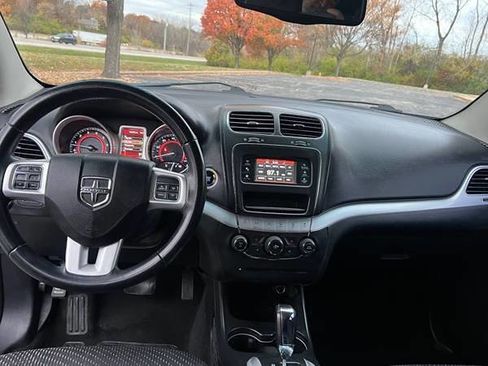 Used 2016 Dodge Journey SE w/ Flexible Seating Group image 14